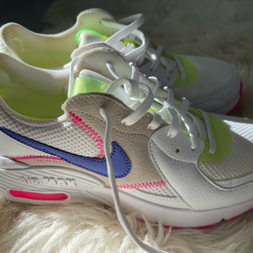 Nike women White and Neon Yellow Sneakers - Picture 2 of 6